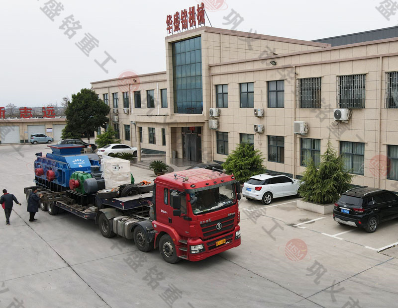 時(shí)產(chǎn)200噸對(duì)輥液壓制砂機(jī)，處理鵝卵石、石灰石的出砂效果怎么樣呢？