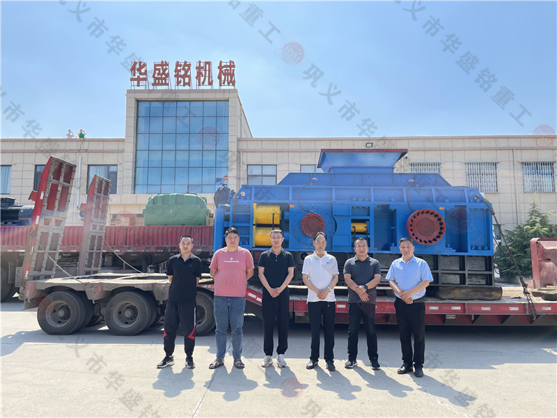花崗巖制砂用什么設(shè)備好？對輥制砂機(jī)怎么樣